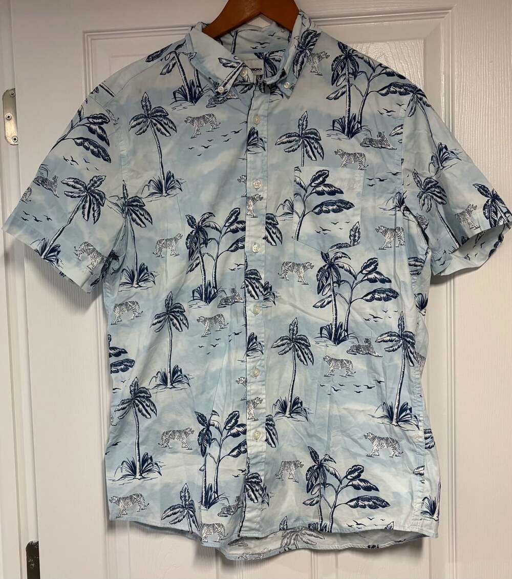 Sonoma Goods For Life Size L Blue Palm Tiger Short Sleeve Button Down Shirt
